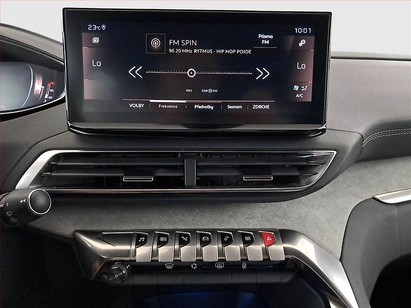 Peugeot 3008 (2022) GT 1.2 PureTech, Automat, Kůže - fotka 12 z 22