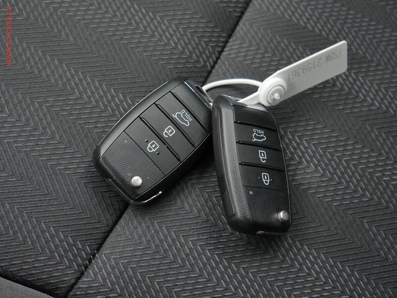 Kia Sportage (2018) 1.6GDi, ČR, Navi, TZ - fotka 23 z 23