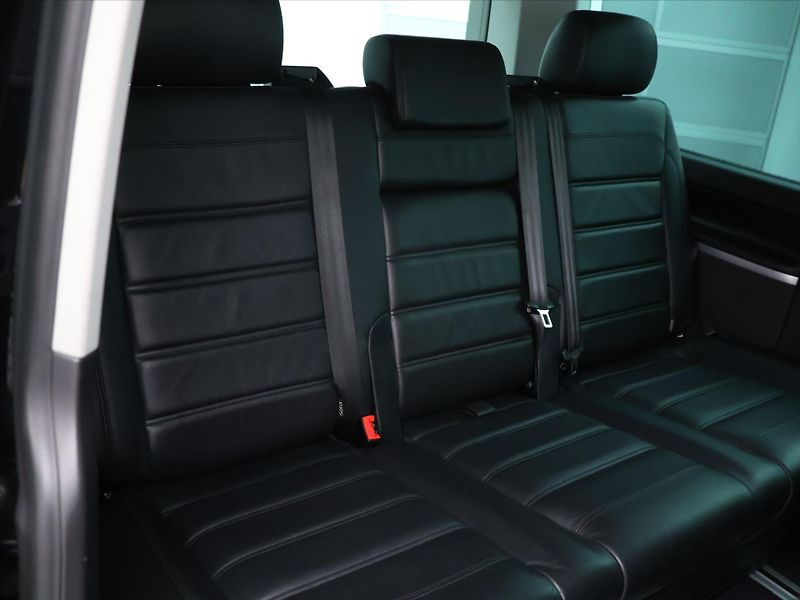 Volkswagen Multivan 2,0 TDI 150kW Highline LED - fotka 14 z 36