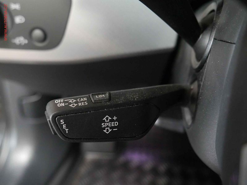 Audi A4 (2018) 2.0 TDi, ČR, AT, park.asist - fotka 14 z 23
