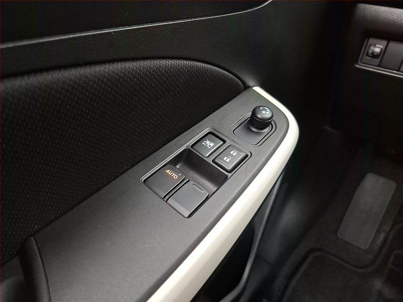 Suzuki Swift (2018) 1.2 DualJet, Serv.kniha - fotka 16 z 17