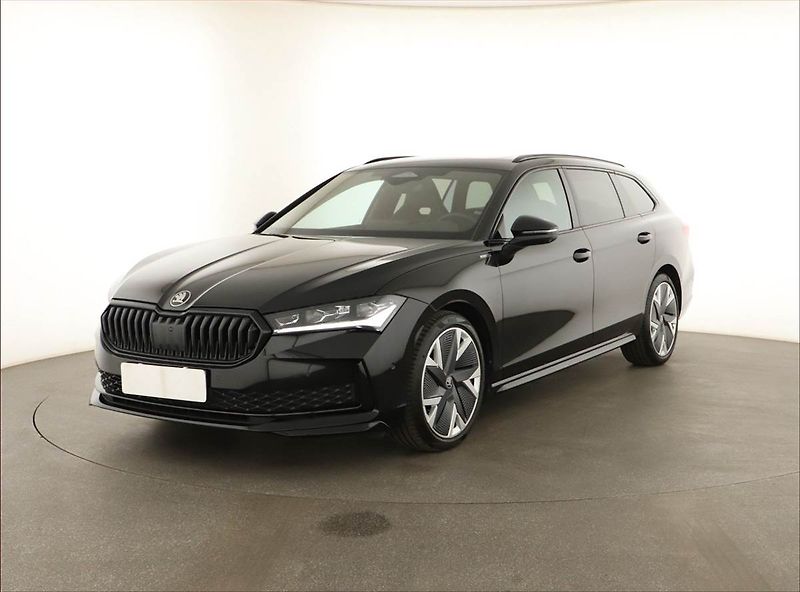 Škoda Superb (2025) 2.0 TDI, SPORTLINE, 4X4 - fotka 2 z 21