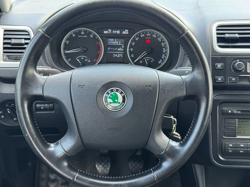 Škoda Roomster (2008) Scout 1.4i 63kW - fotka 15 z 34