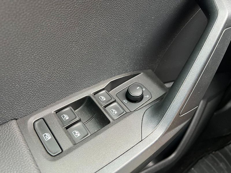 Seat Arona (2018) 1.0TSi 70kW! Navi! Apps! - fotka 20 z 31