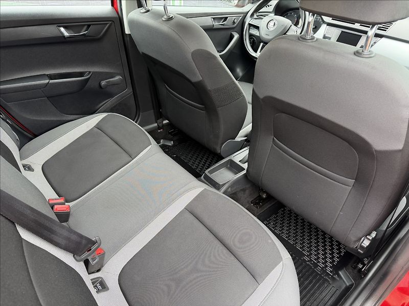 Škoda Fabia III 1.0 TSI Ambition - fotka 16 z 16