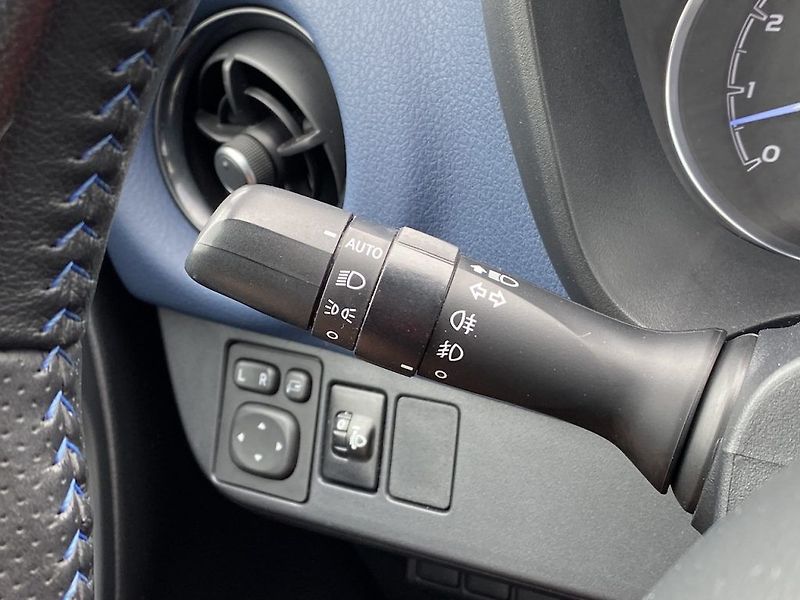 Toyota Yaris 1.5i, ČR, Selection, záruka - fotka 16 z 33