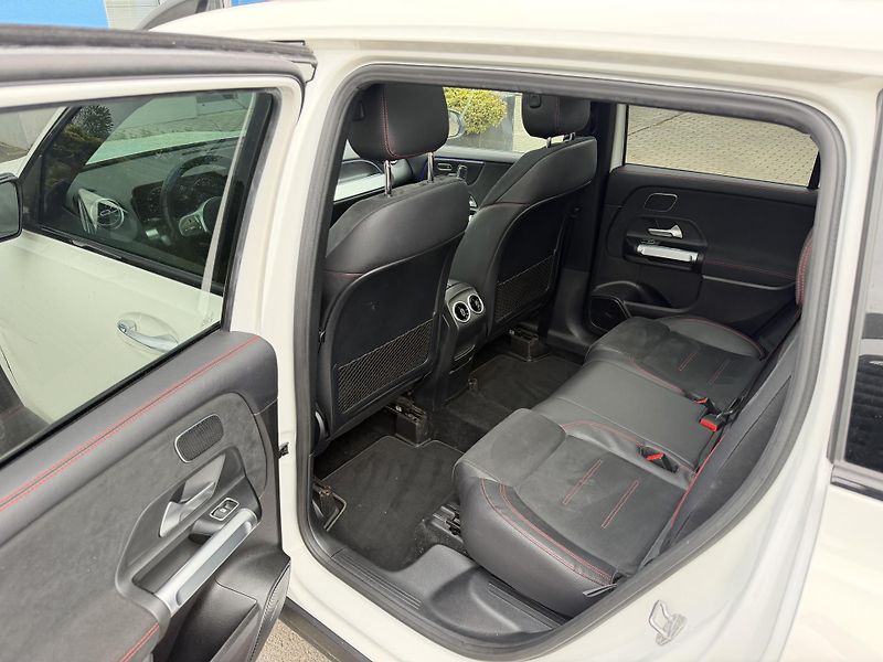 Mercedes-Benz GLB 250 165kW 4MATIC AMG LINE  - fotka 22 z 25