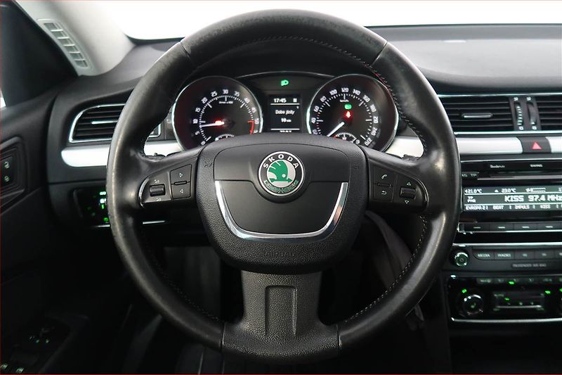 Škoda Superb (2013) Ambition 2.0 TDI, Automat - fotka 16 z 18