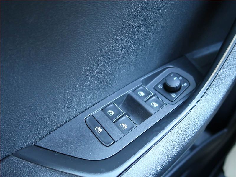 Škoda Karoq (2019) Style 1.5 TSI - fotka 20 z 22