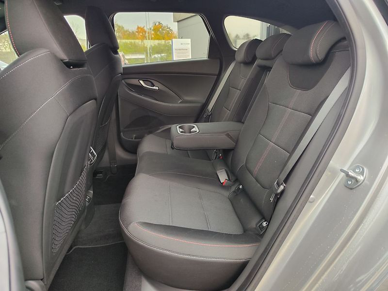 Hyundai i30 1.5 T-GDI/103kW N-Line DCT - fotka 11 z 35