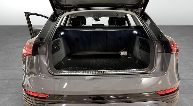 Audi Q8 e-tron 50 Q SoH 100% Kamera Vzduch  - fotka 13 z 15