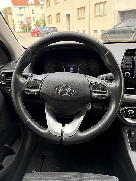 Hyundai i30 1.6 CRDi automat  - fotka 22 z 24