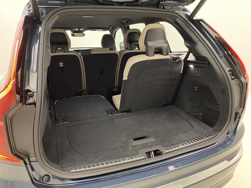 Volvo XC90 (2026) T8 AWD Plug-in CORE 7m - fotka 23 z 64