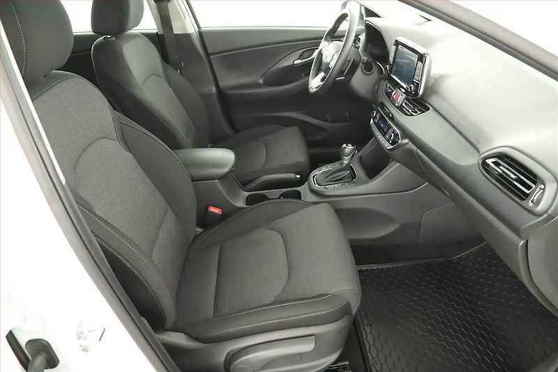 Hyundai i30 (2023) Comfort 1.0 T-GDI, Automat, ČR - fotka 7 z 14