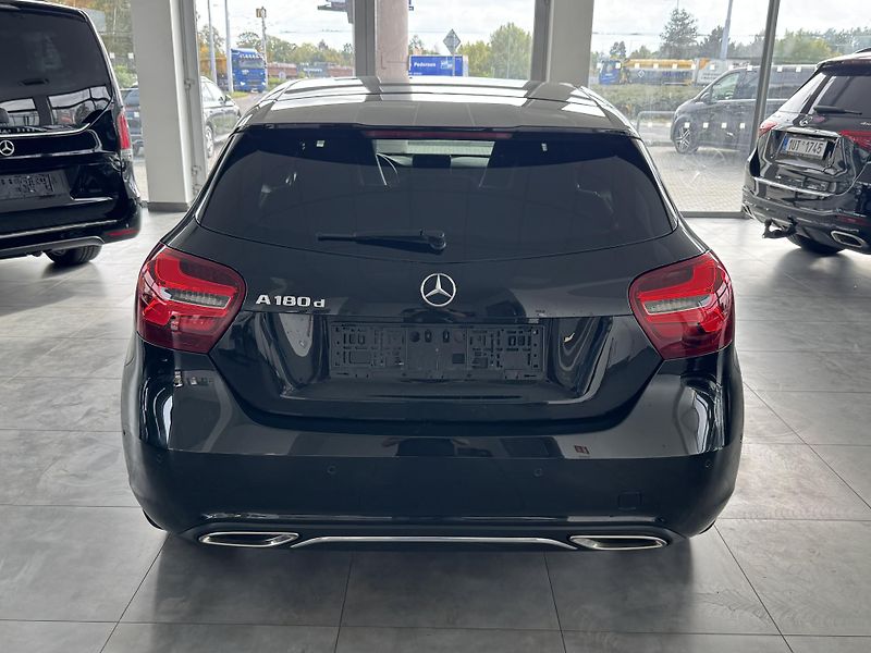 Mercedes-Benz Třídy A (2018) A180d NAVIGACE LED KAMERA - fotka 6 z 27
