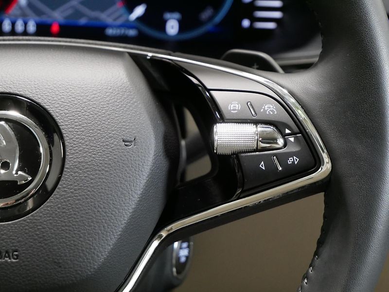 Škoda Superb - fotka 13 z 25