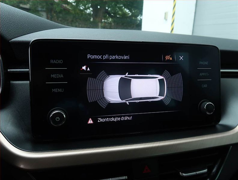 Škoda Scala (2020) Style 1.0 TSI, Tempomat - fotka 19 z 20