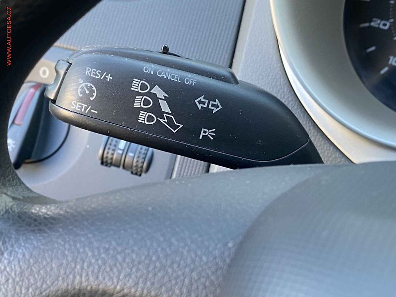 Seat Ibiza (2010) 1.4 i, ČR, Style, AC, tempo - fotka 13 z 16