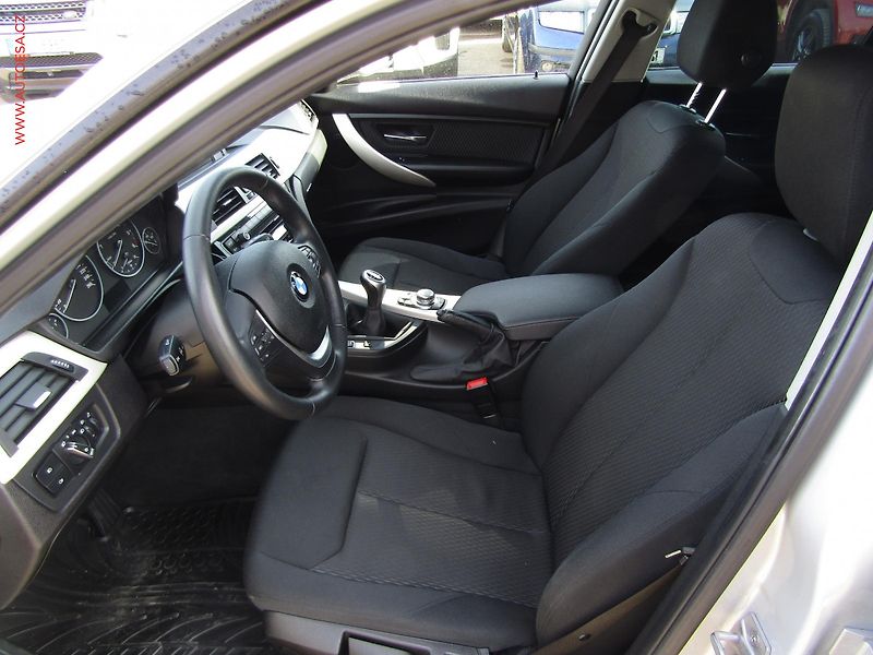 BMW Řada 3 (2016) 2.0 D 316d - fotka 9 z 16