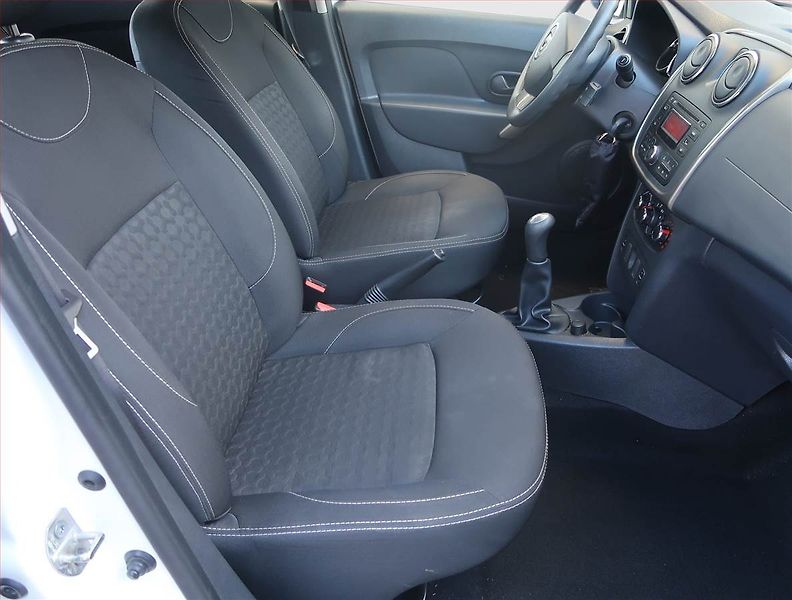 Dacia Sandero (2015) Arctica 1.2 16V, ČR,1.maj - fotka 9 z 14