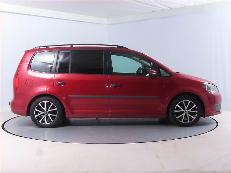 Volkswagen Touran (2012) 1.6 TDI, Serv.kniha, Navi - fotka 6 z 14