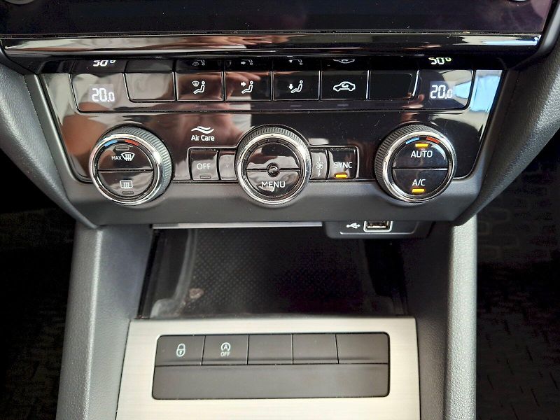 Škoda Octavia (2019) Combi Ambition Plus DSG 1,5TSi - fotka 29 z 34