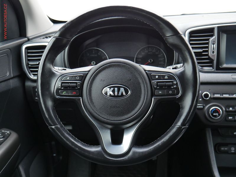 Kia Sportage (2016) 1.6 GDi, ČR, Active, navi - fotka 13 z 22
