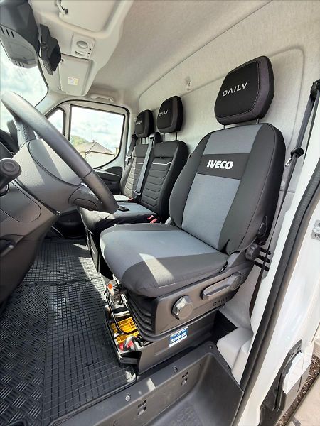 Iveco Daily 3,0 35S18HA8 SKŘÍŇ  ČELO  35s1 - fotka 31 z 39