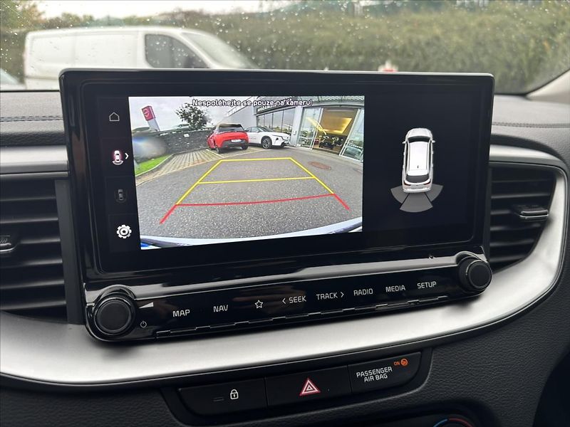 Kia Ceed 1,5 TGDi TOP ZÁRUKA CARPLAY - fotka 18 z 42