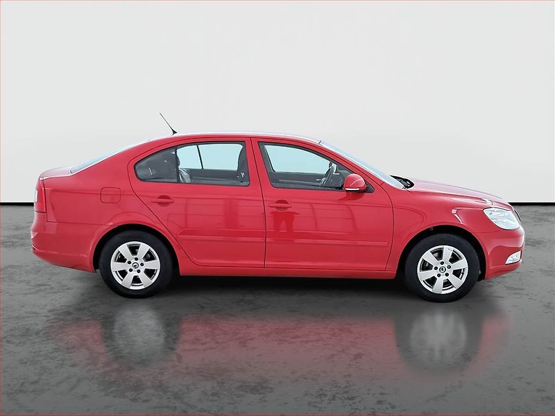 Škoda Octavia (2012) Ambition 1.6 TDI, ČR,1.maj - fotka 6 z 17
