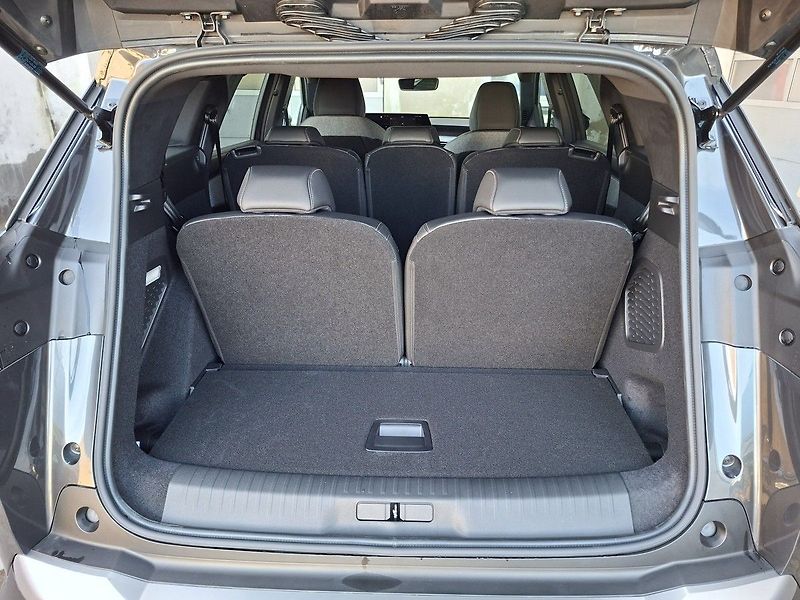Peugeot 5008 (2026) ALLURE Hybrid 145 e-DCS6 - fotka 6 z 15