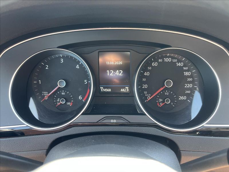 Volkswagen Passat 2,0 TDi 110KW DSG LED ELEGANCE - fotka 31 z 50