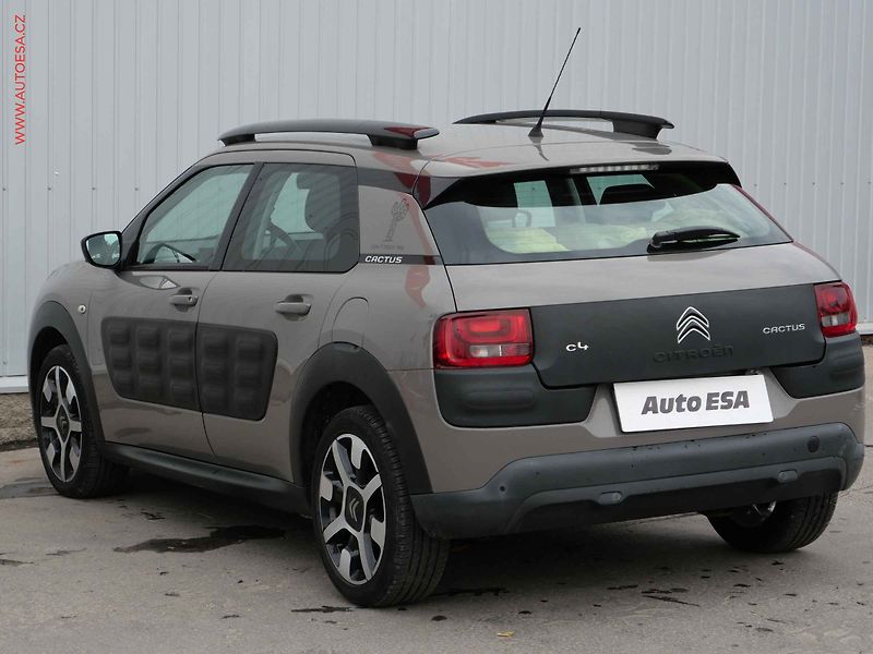 Citroën C4 Cactus (2015) 1.2 PT, ČR, AC, tempo, park - fotka 6 z 21
