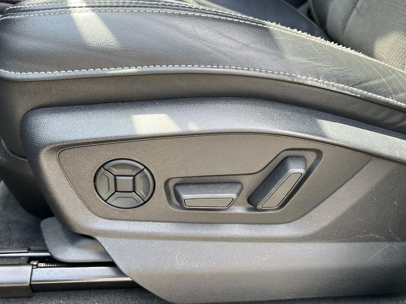 Audi Q8 (2020) 3.0TDI, quattro, S line - fotka 17 z 37