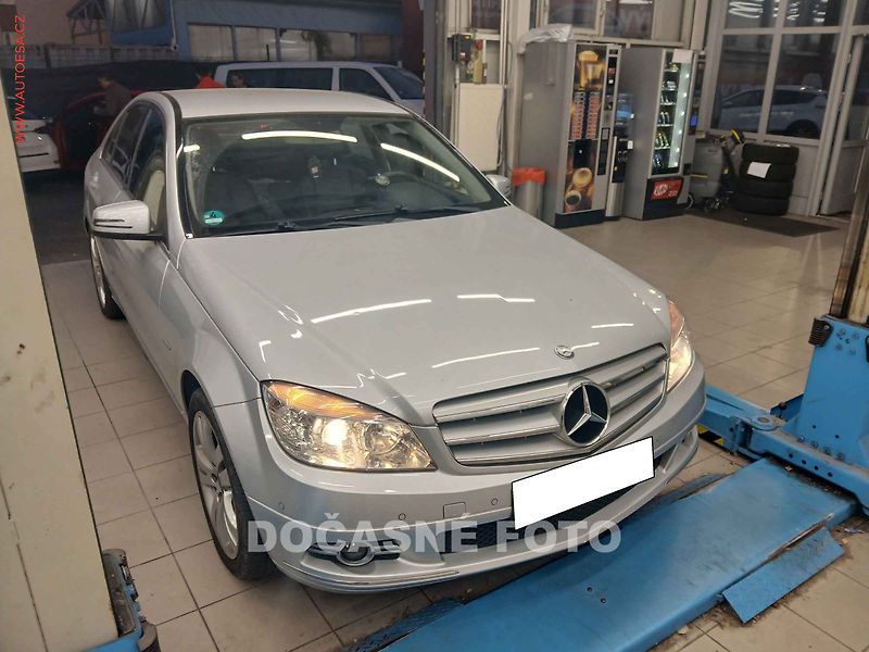 Mercedes-Benz Třídy C (2010) 1.8K, AT, STK8/28 - fotka 1 z 3