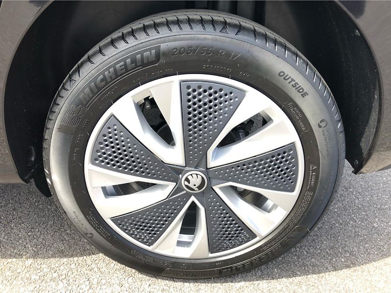 Škoda Kamiq 1,0TSI - fotka 14 z 28
