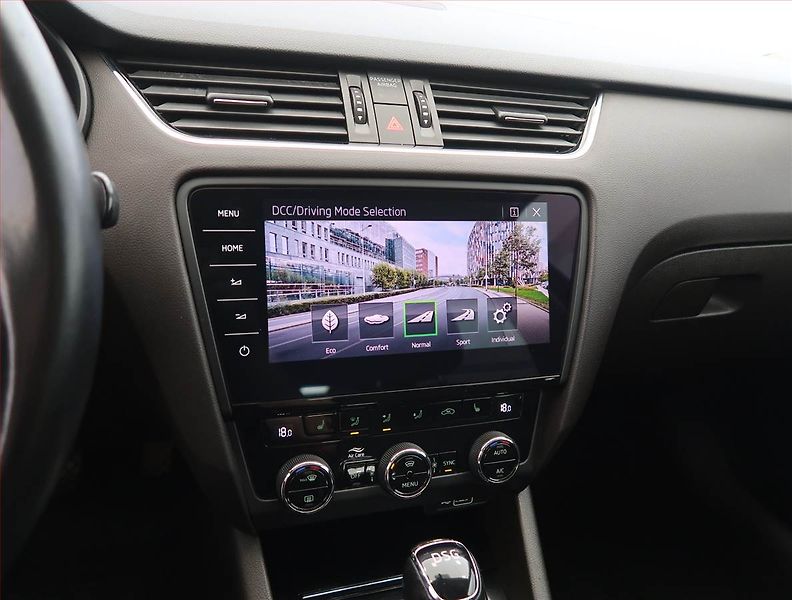Škoda Octavia (2018) Laurin&Klement 2.0 TDI - fotka 18 z 31