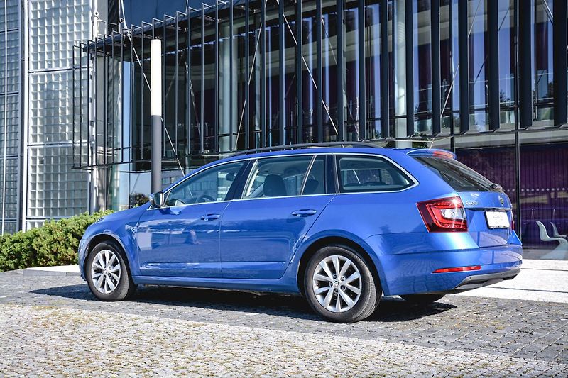 Škoda Octavia Combi 1.5 Tsi G-Tec Style 7st  - fotka 8 z 25