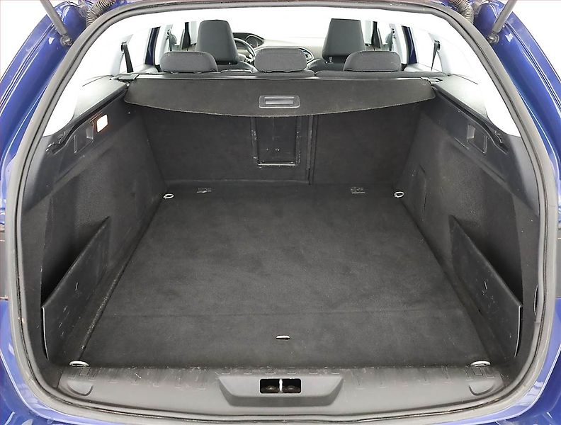 Peugeot 308 (2018) 2.0 BlueHDi, Automat - fotka 16 z 16
