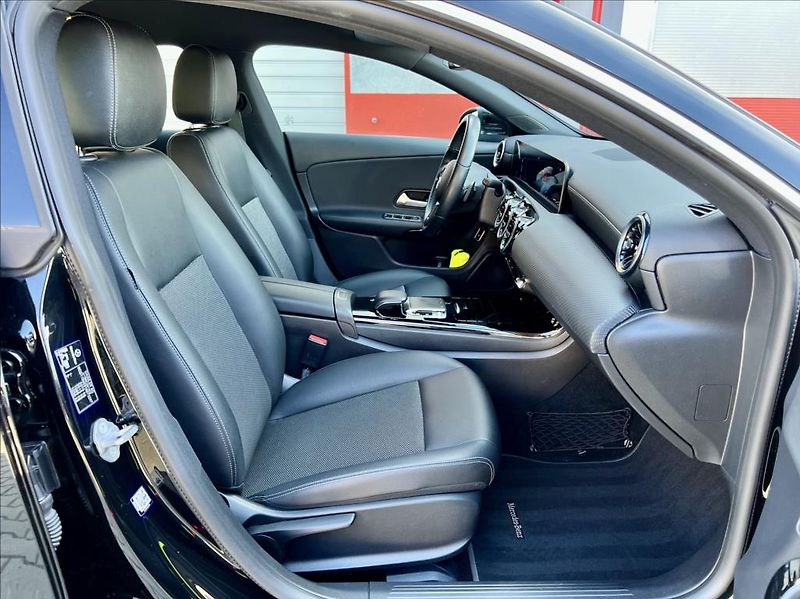 Mercedes-Benz CLA 180d SB LED NAVI  záruka - fotka 21 z 53