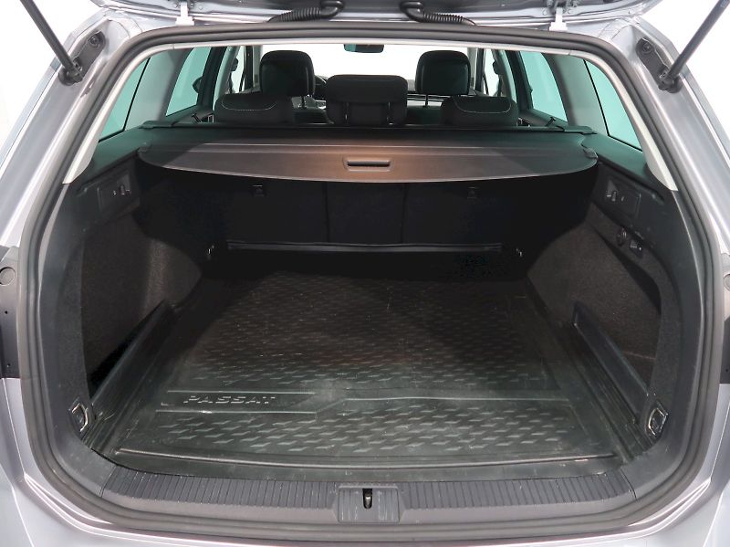 Volkswagen Passat (2023) BUSINESS PREMIUM 2.0TDI 90KW T - fotka 37 z 37