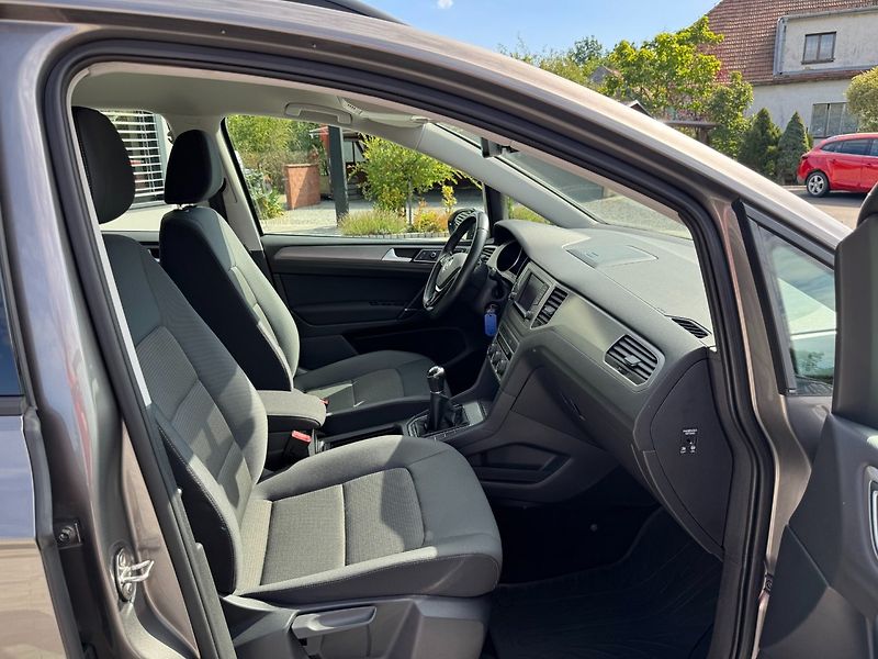 Volkswagen Golf Sportsvan (2016) Comfortline 1,2 TSI 81 KW - fotka 25 z 38