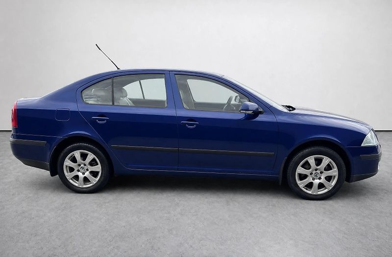 Škoda Octavia 2.0 TDI Elegance - fotka 4 z 34