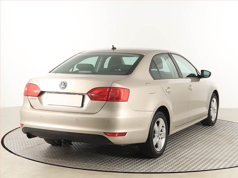 Volkswagen Jetta (2012) 1.2 TSI, Serv.kniha, Tempomat - fotka 5 z 16
