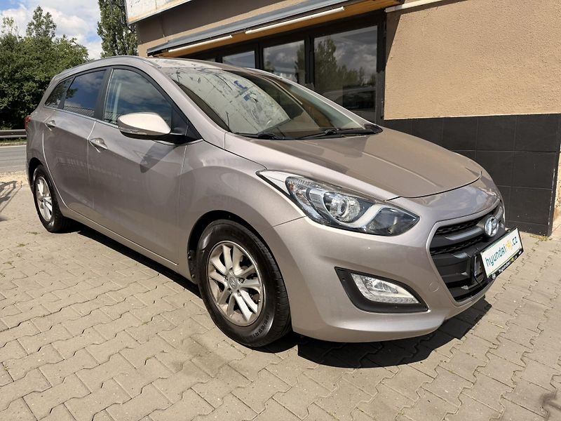 Hyundai i30 (2015) 1.6-NÍZKÁ SPOTŘEBA-AUT-SENZORY - fotka 12 z 28