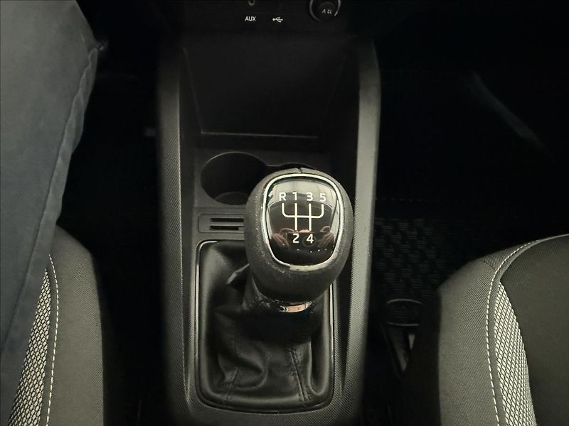 Škoda Fabia 1,2   TSI 66kW,SERVISKA,2. MAJ - fotka 18 z 21