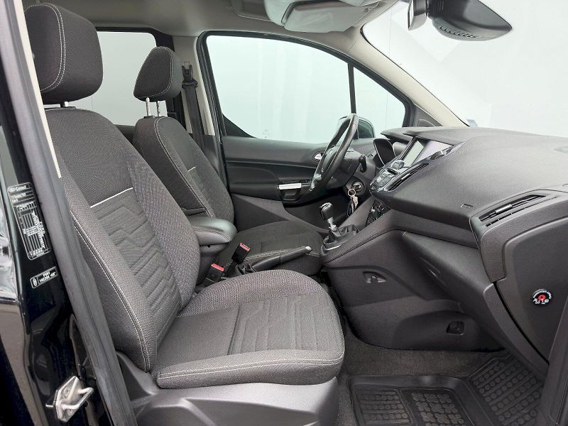 Ford Tourneo Connect (2017) 1.5 TDCi 88kW Titanium 7 míst - fotka 29 z 35