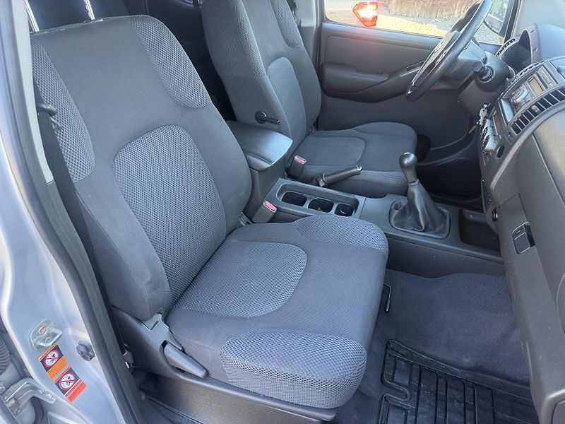 Nissan Navara 2,5dCi 4x4 Tažné - fotka 12 z 18