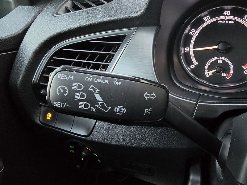 Škoda Fabia 70kW STYLE DIGIKLIMA ČR - fotka 23 z 36