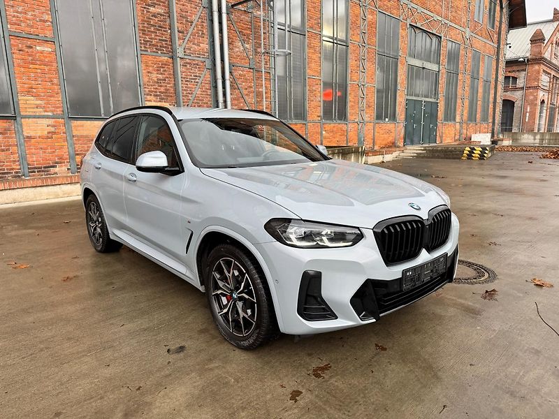 BMW X3 (2023) xDrive 20d M paket + tažné - fotka 3 z 27